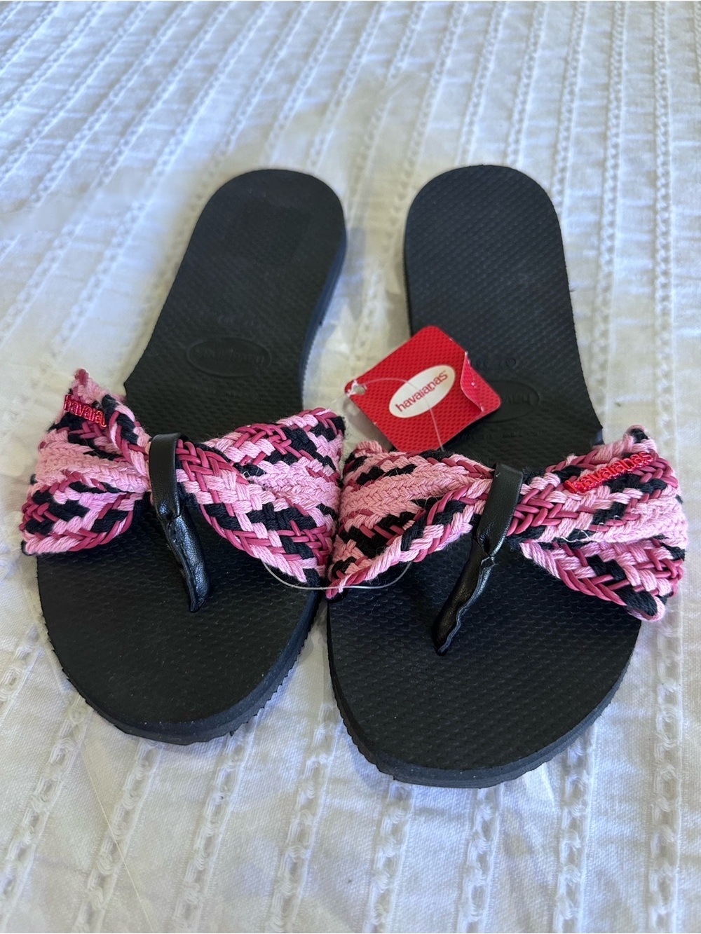 Havaianas - Pink and black sandals